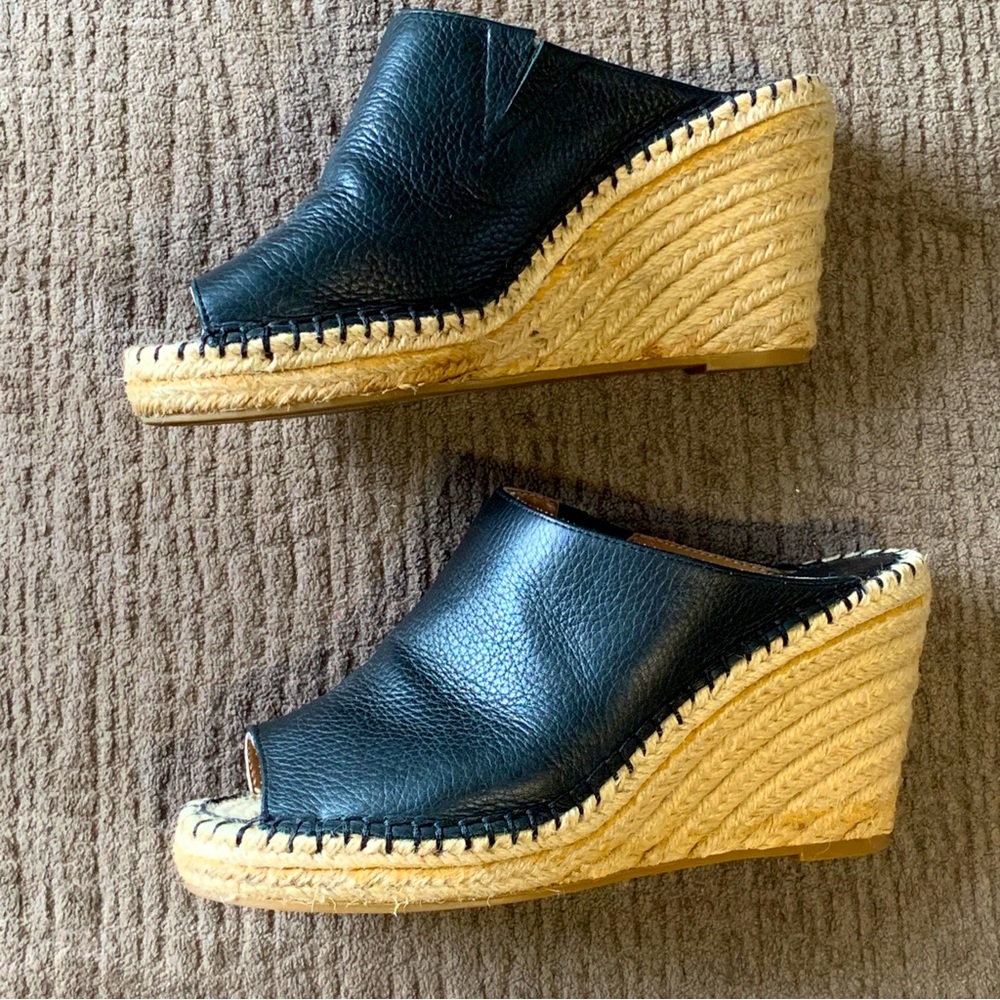 BCBGenerstion Black leather wedge sandals